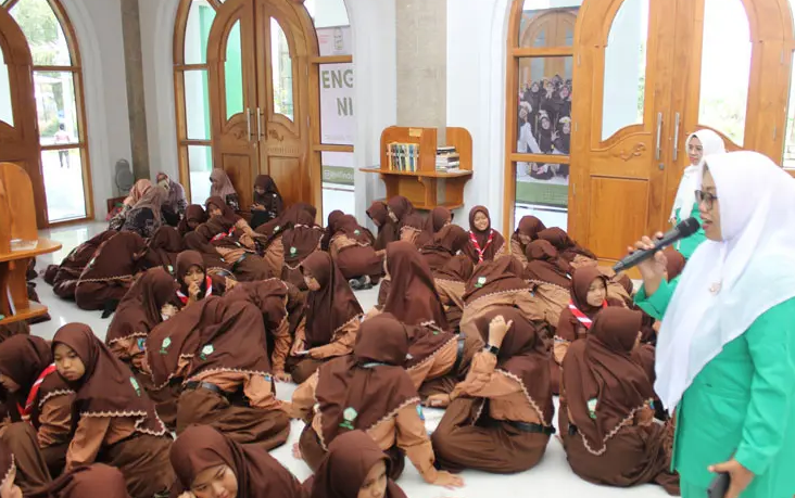 Fatayat NU Lamongan Edukasi Cegah Kekerasan di Pesantren Lewat 'Lentera Fatayat'